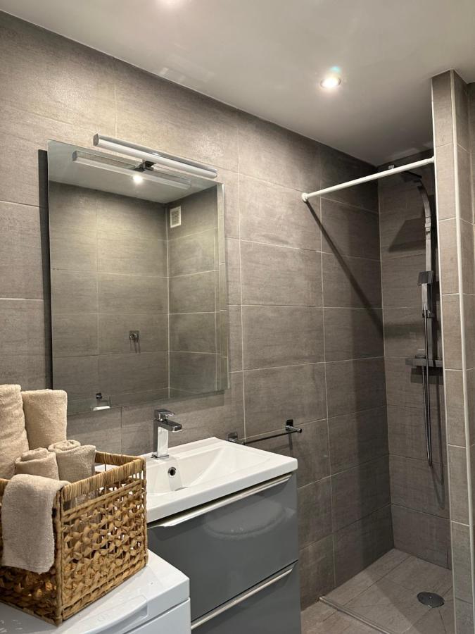 Spacieux Studio A Golfe Juan 2 Minutes Des Plages Vallauris Exterior photo