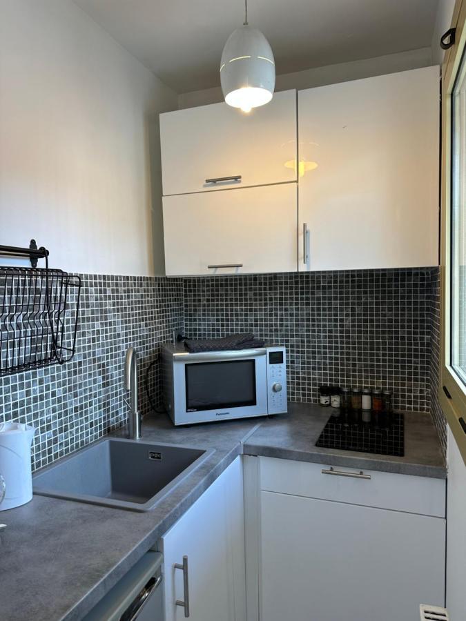 Spacieux Studio A Golfe Juan 2 Minutes Des Plages Vallauris Exterior photo
